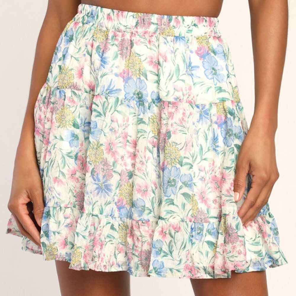 Lulu's Women's Tiered Mini Skirt Beach Party Ivory Floral Print Medium
